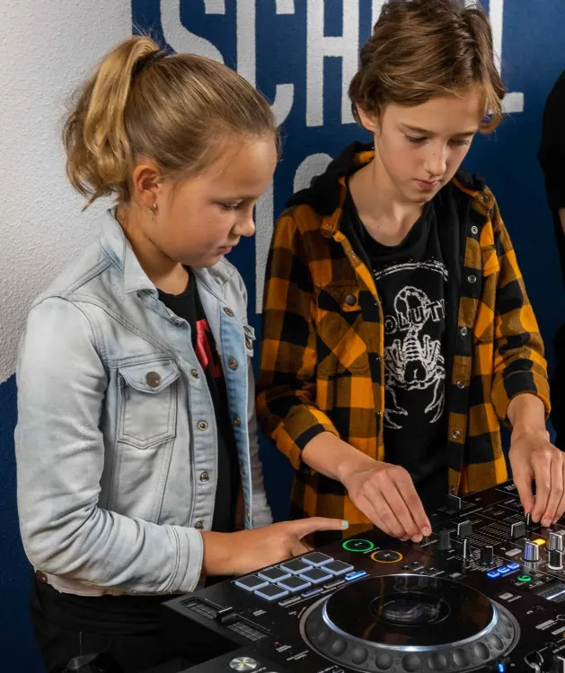 DJ Les